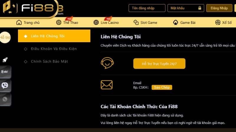 Người chơi liên hệ với CSKH của nhà cái FI88