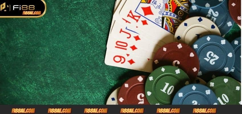 Odds là dự đoán khả năng xuất hiện của các lá bài trong các vòng đấu tiếp theo